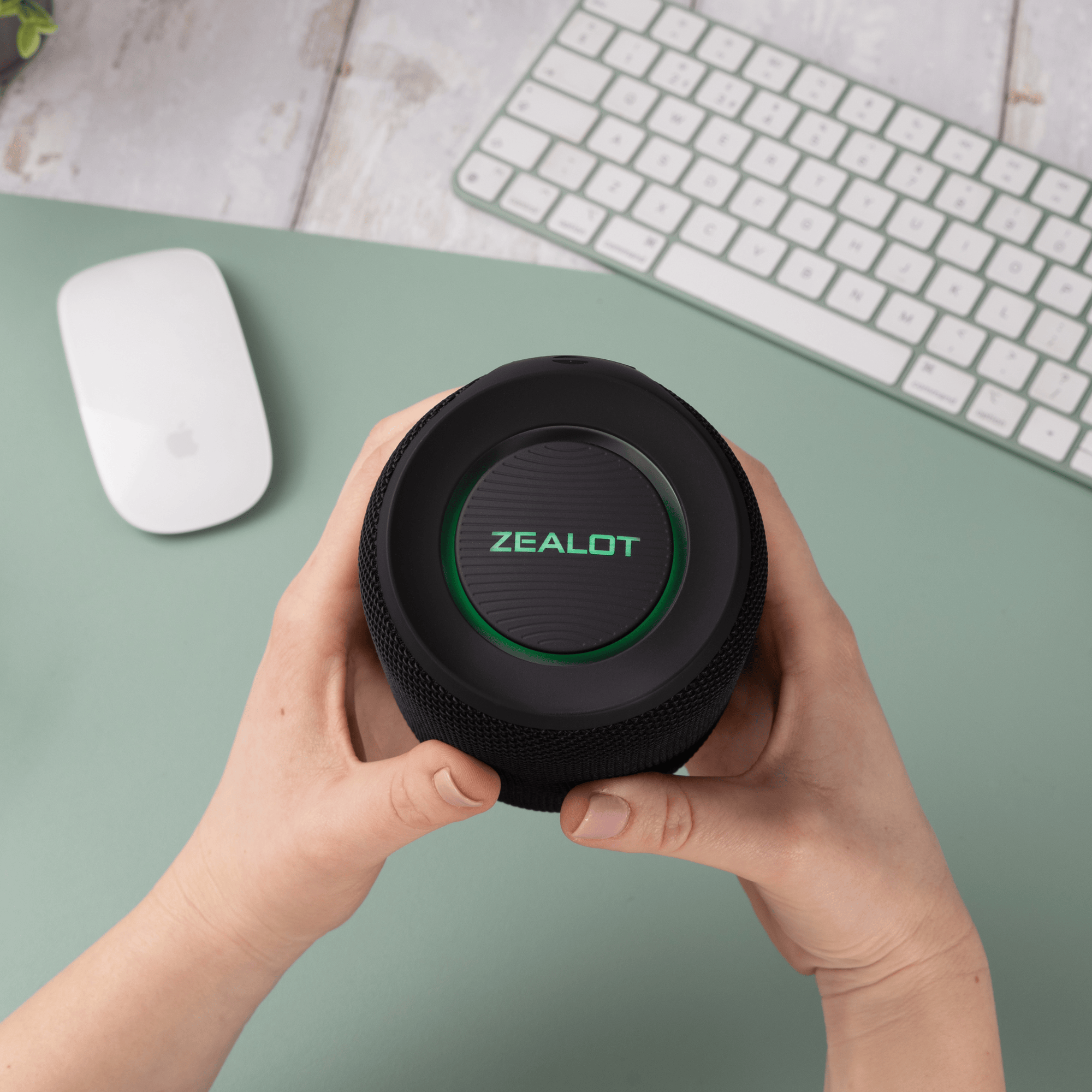 Gadget Mint Powerful Bluetooth Speaker Powerful Bluetooth Speaker